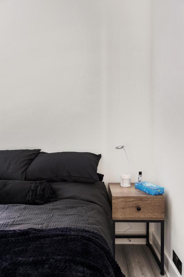Beautifully Modern 2-Bed Apartment W/Garden London Kültér fotó