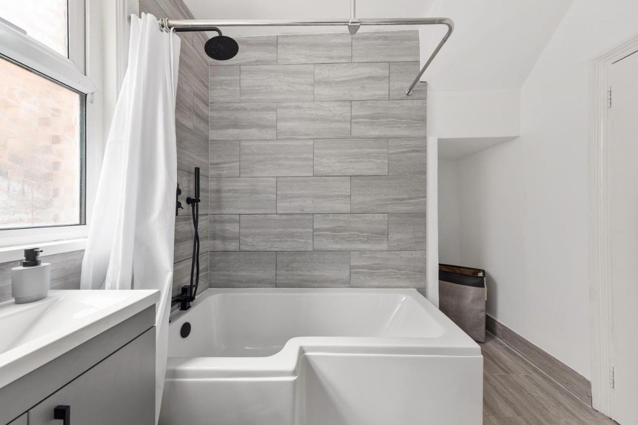 Beautifully Modern 2-Bed Apartment W/Garden London Kültér fotó